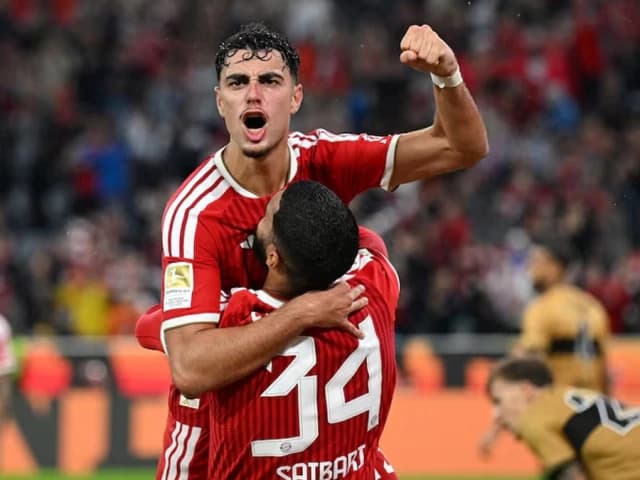 Bayern ease to 5-1 win over Stuttgart
