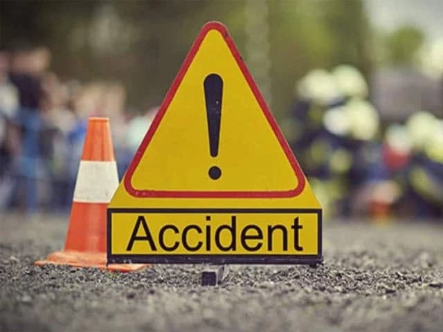 Zimbabwe minibus crash kills 27