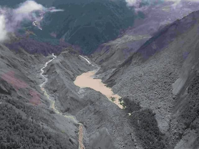 Nepal, China resume flood rescue