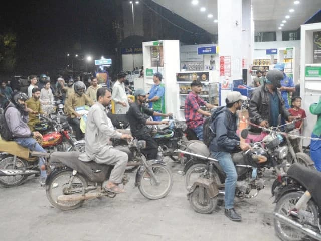 Govt raises petrol price by Rs1.12, HSD by Rs1.11 per litre till Aug 27