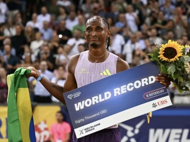 Dos Santos, Russell set world records