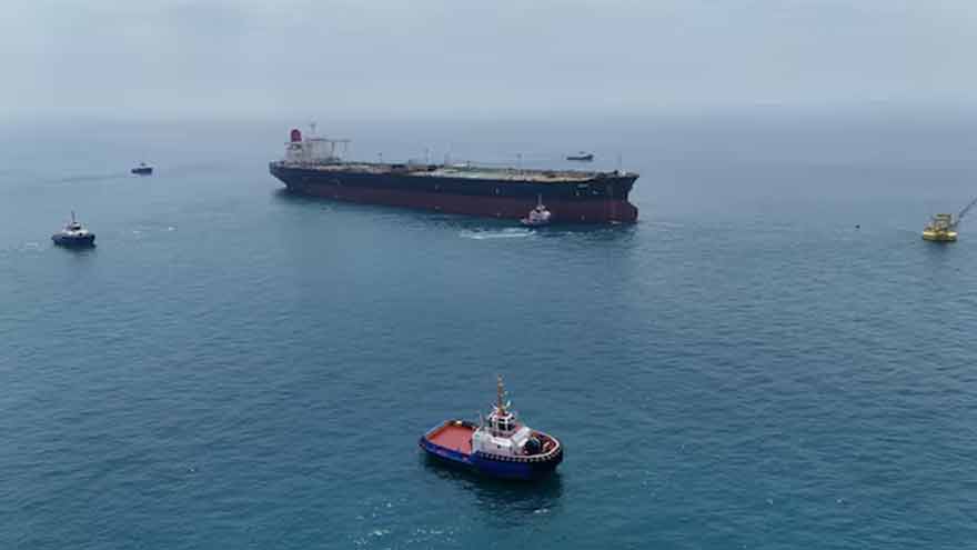 Oil prices climb as supply concerns mount over Strait of Hormuz