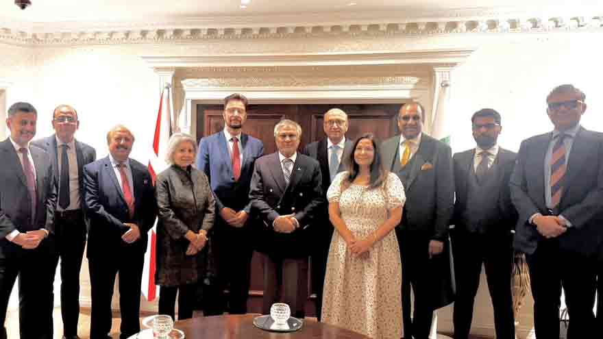 Dar lauds British parliamentarians' role in strengthening Pak-UK ties