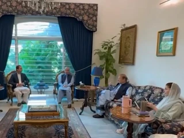 PML-N leadership urges prioritising healthcare, education, infrastructure in meeting with new AJK PM Gilani